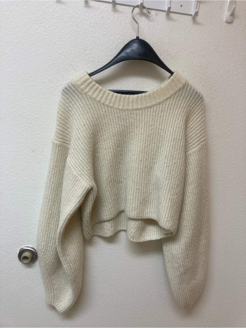 URBAN OUTFITTERS Cream Cropped Youthful Pullover (M)